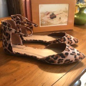 Leopard pointy flats - NIB